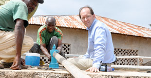 Installing a water pump on a cistern